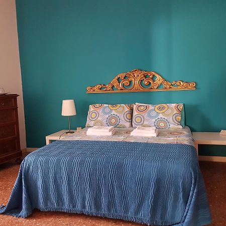 L.T. Schneider B&B Bologna Buitenkant foto